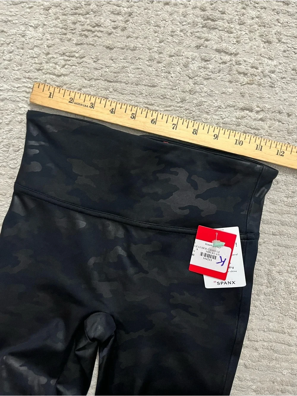 NWT SPANX Camo Faux Leather Leggings - Picture 3 of 7